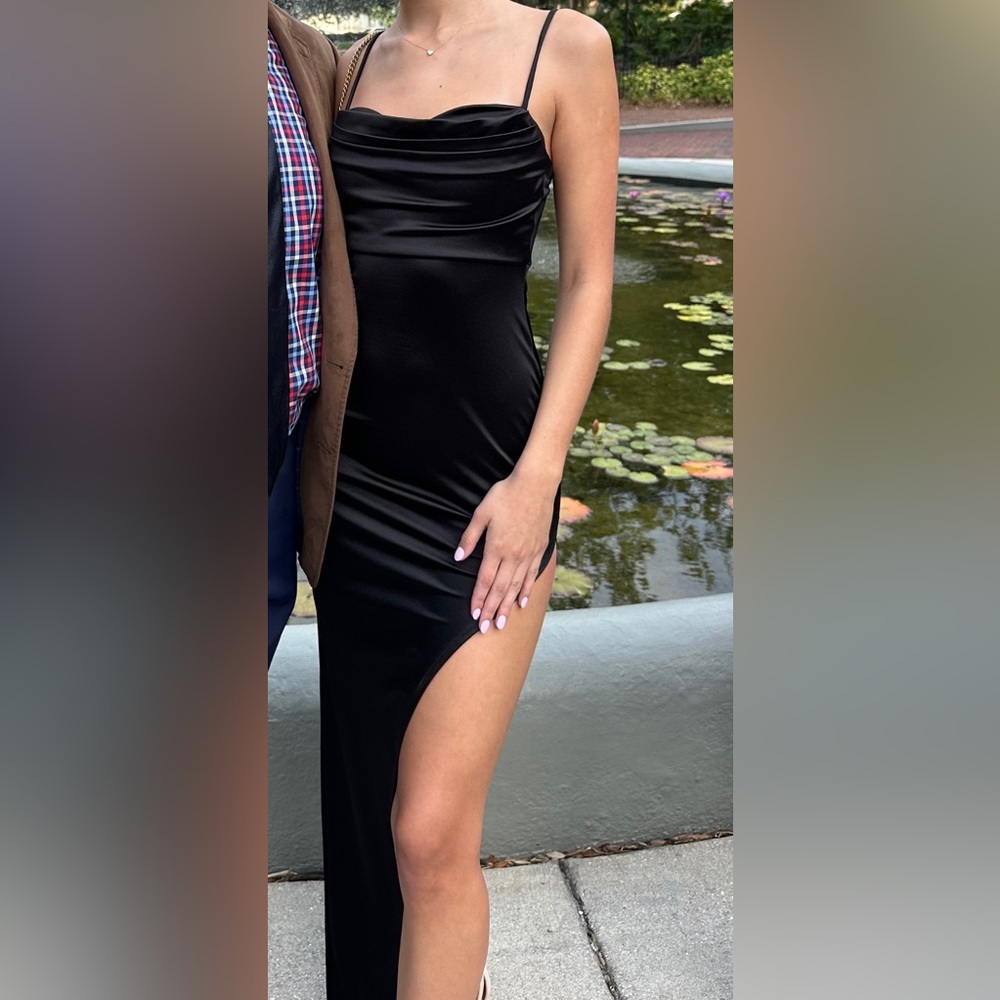 Elegant Windsor Black Satin Strap Dress - Picture 3 of 6